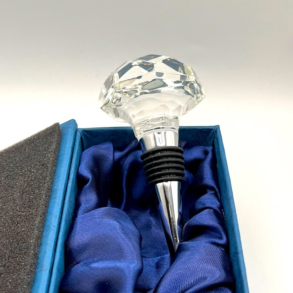 BNIB CRYSTAL GLASS WINE BOTTLE STOPPER - Picture 2 of 6